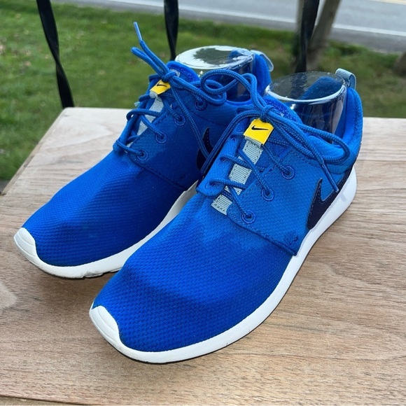 Nike Roshe One (GS) 599728-417 Sz 6Y Running Sneakers - Picture 2 of 11